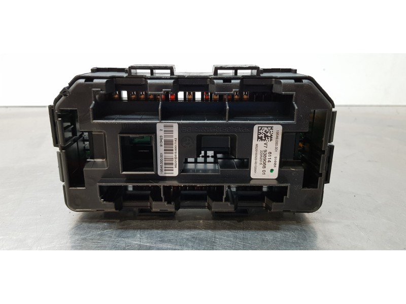 Recambio de caja reles / fusibles para bmw serie 1 lim. (f20/f21) 118d referencia OEM IAM 61149389068  