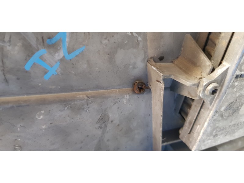 Recambio de faro izquierdo para mercedes clase c (w203) berlina 220 cdi (203.006) referencia OEM IAM 1305235744  