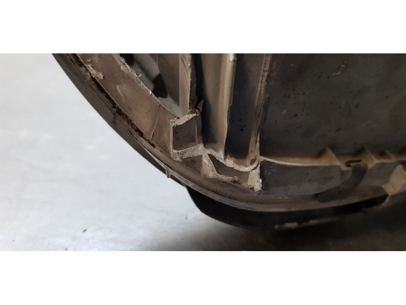 Recambio de faro izquierdo para mercedes clase c (w203) berlina 220 cdi (203.006) referencia OEM IAM 1305235744  