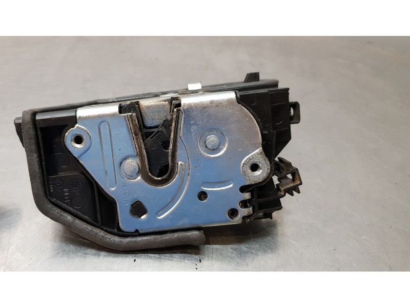 Recambio de cerradura puerta delantera izquierda para bmw serie 1 lim. (f20/f21) 118d referencia OEM IAM 7229461  