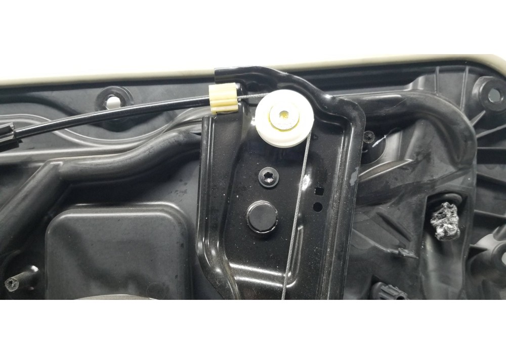 Recambio de elevalunas delantero izquierdo para mercedes clase m (w166) ml 350 bluetec (166.004) referencia OEM IAM A1667201102 