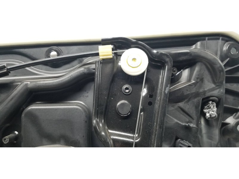 Recambio de elevalunas delantero izquierdo para mercedes clase m (w166) ml 350 bluetec (166.004) referencia OEM IAM A1667201102 