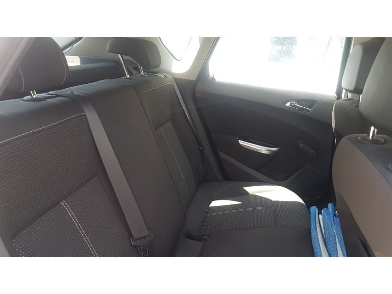 opel astra j lim. del año 2009