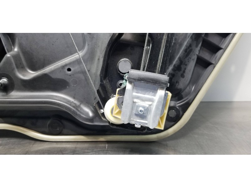 Recambio de elevalunas delantero izquierdo para mercedes clase m (w166) ml 350 bluetec (166.004) referencia OEM IAM A1667201102 