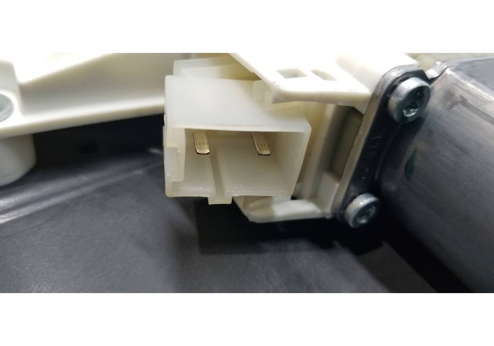 Recambio de elevalunas delantero izquierdo para mercedes clase m (w166) ml 350 bluetec (166.004) referencia OEM IAM A1667201102 