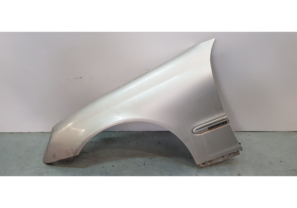Recambio de aleta delantera izquierda para mercedes clase c (w203) berlina 200 cdi (203.004) referencia OEM IAM A2038800118  