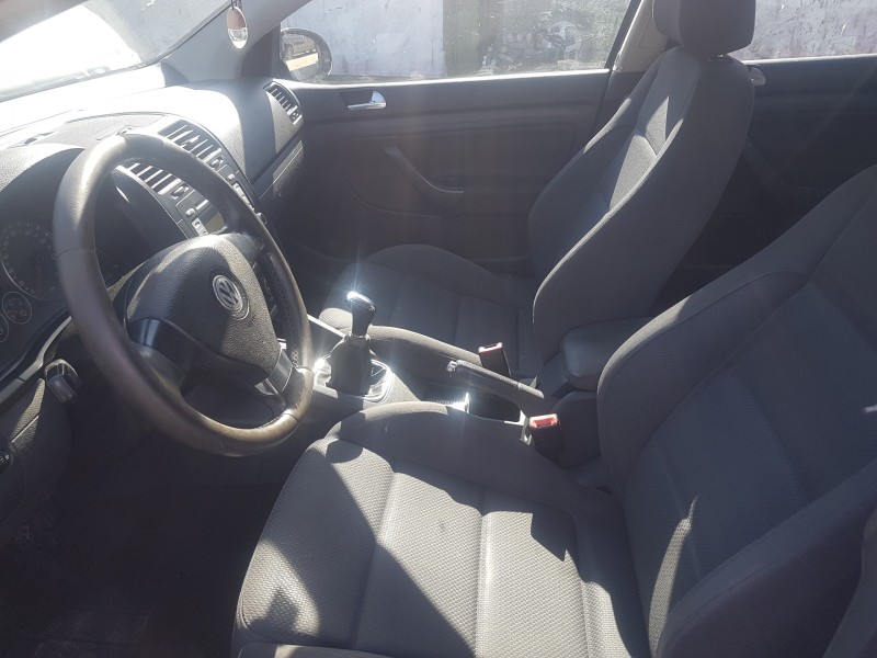 volkswagen golf v berlina (1k1) del año 2008