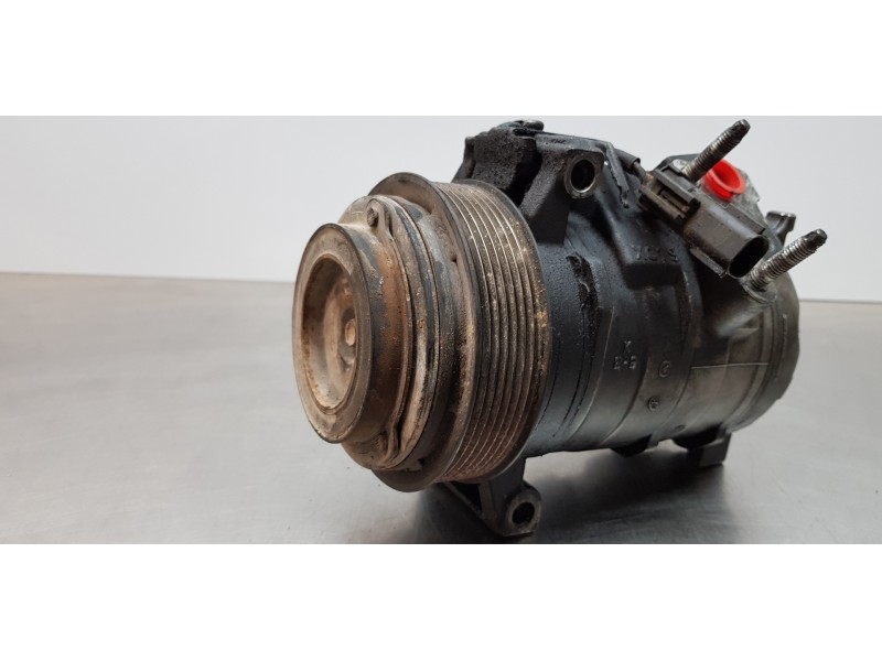 Recambio de compresor aire acondicionado para jeep gr. cherokee (wh) 3.0 crd laredo referencia OEM IAM 55116835AE  