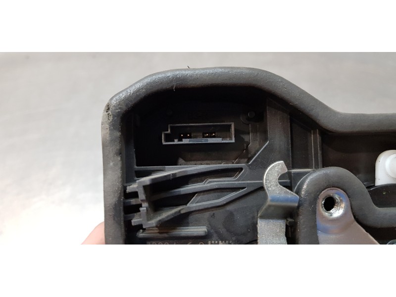 Recambio de cerradura puerta trasera derecha para bmw serie 1 lim. (f20/f21) 118d referencia OEM IAM 7229460   Recambio de cerradura puerta trasera derecha para bmw serie 1 lim. (f20/f21) 118d referencia OEM IAM 7229460