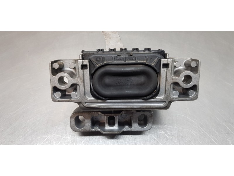 Recambio de soporte motor derecho para skoda kodiaq style 4x4 referencia OEM IAM 3Q0199262E  