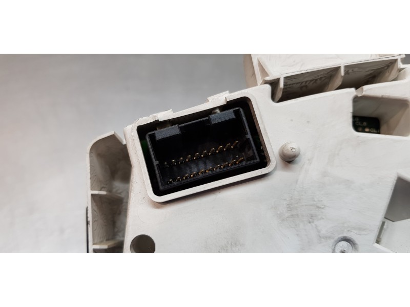 Recambio de cuadro instrumentos para jeep gr. cherokee (wh) 3.0 crd laredo referencia OEM IAM 5172312AC  