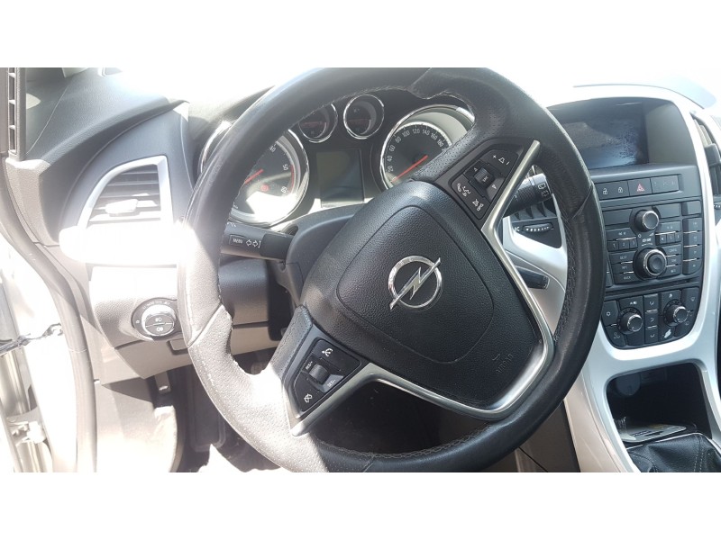 opel astra j lim. del año 2009