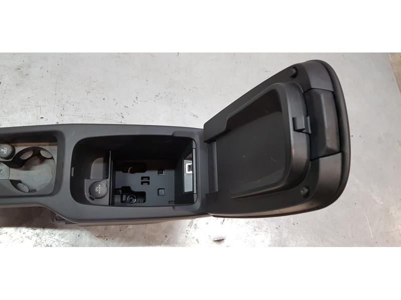 Recambio de apoyabrazos central para volvo v40 basis referencia OEM IAM 31389451  