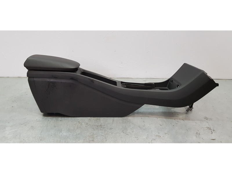 Recambio de apoyabrazos central para volvo v40 basis referencia OEM IAM 31389451  