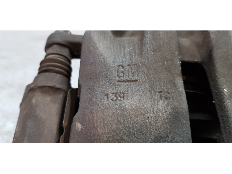 Recambio de pinza freno delantera derecha para opel insignia berlina edition referencia OEM IAM 13279639  