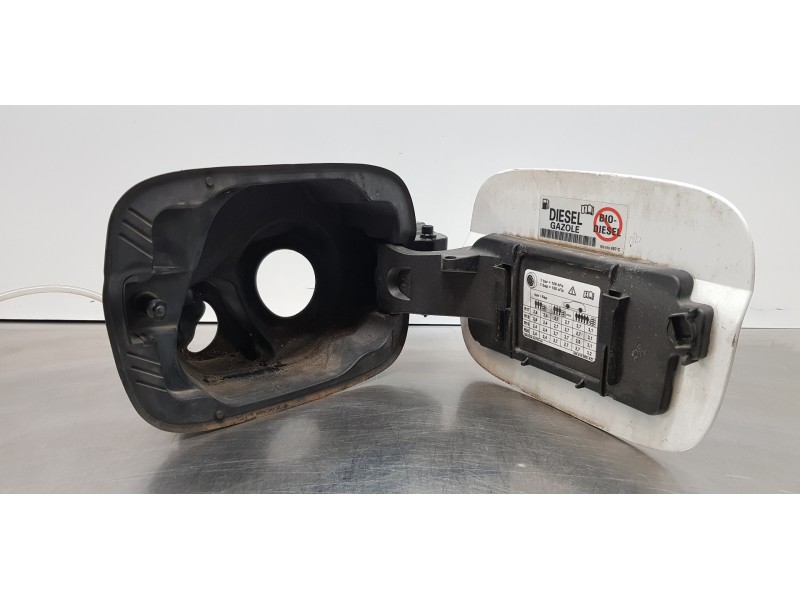 Recambio de tapa exterior combustible para skoda kodiaq style 4x4 referencia OEM IAM 565809702C 1K0010497C 