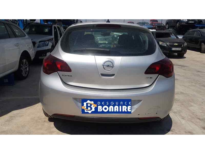 opel astra j lim. del año 2009