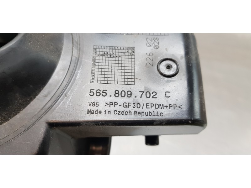 Recambio de tapa exterior combustible para skoda kodiaq style 4x4 referencia OEM IAM 565809702C 1K0010497C 