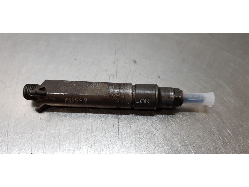 Recambio de inyector para seat ibiza (6l1) stella referencia OEM IAM 028130203F  