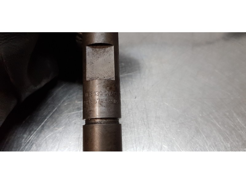 Recambio de inyector para seat ibiza (6l1) stella referencia OEM IAM 038130202C  