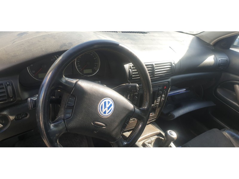 volkswagen passat variant (3b5) del año 2001