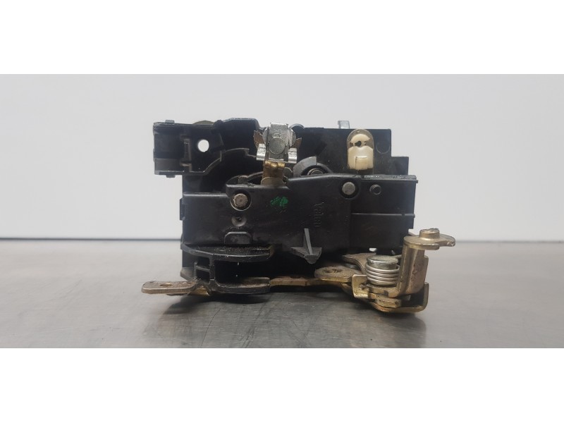 Recambio de cerradura puerta delantera derecha para renault kangoo (f/kc0) expression referencia OEM IAM 7701046800  