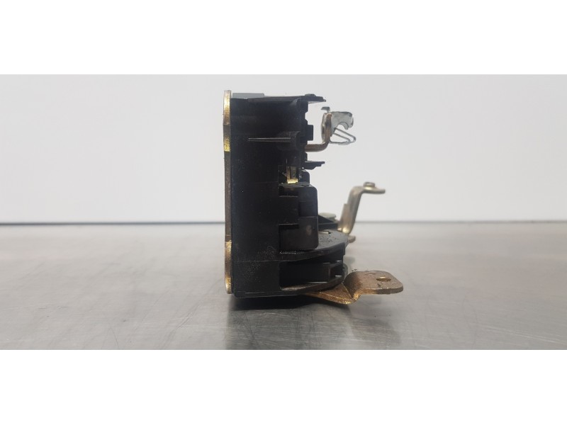 Recambio de cerradura puerta delantera derecha para renault kangoo (f/kc0) expression referencia OEM IAM 7701046800  