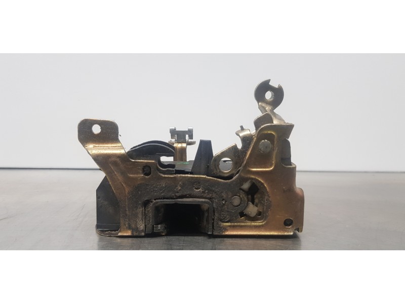 Recambio de cerradura puerta delantera derecha para renault kangoo (f/kc0) expression referencia OEM IAM 7701046800  