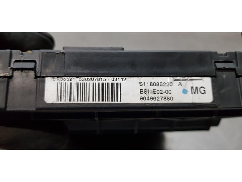Recambio de caja reles / fusibles para peugeot 206 berlina x-line referencia OEM IAM 9649627880  