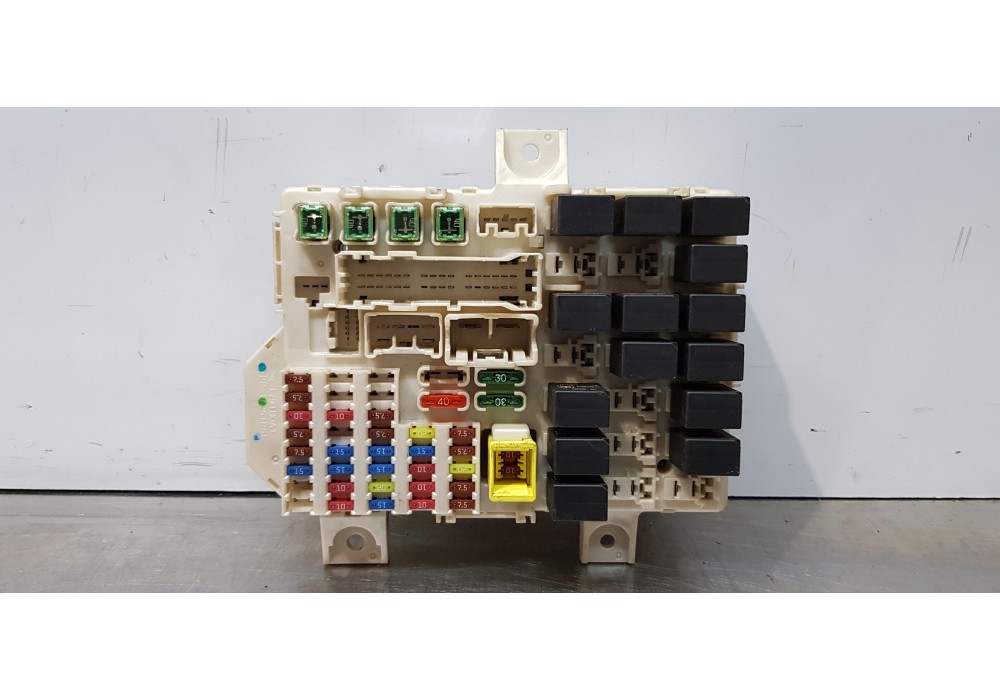 Recambio de caja reles / fusibles para mitsubishi colt berlina 3 (cz) 1.1 inform referencia OEM IAM MN108319  