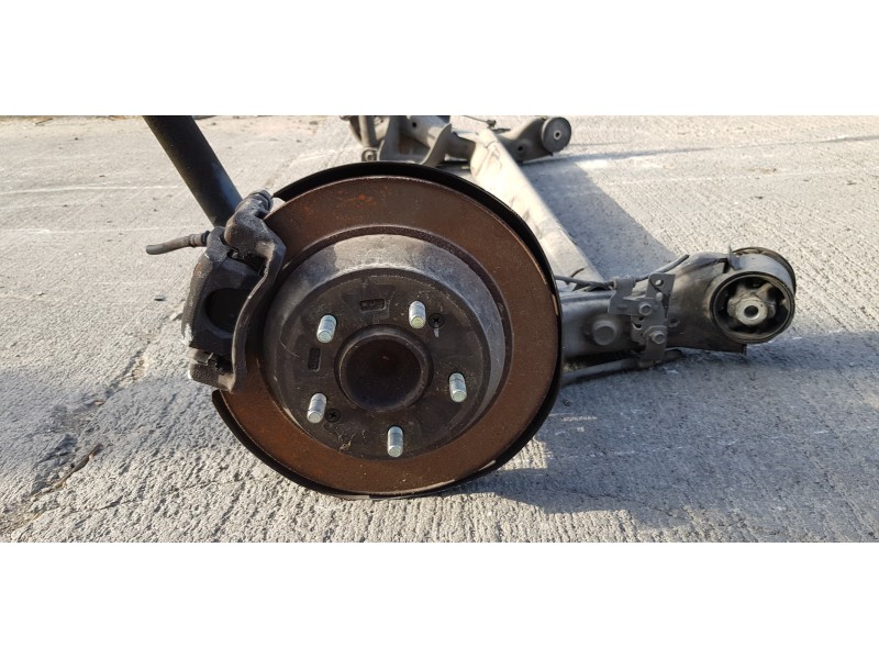 Recambio de puente trasero para kia carens ( ) concept referencia OEM IAM 55100A4060  