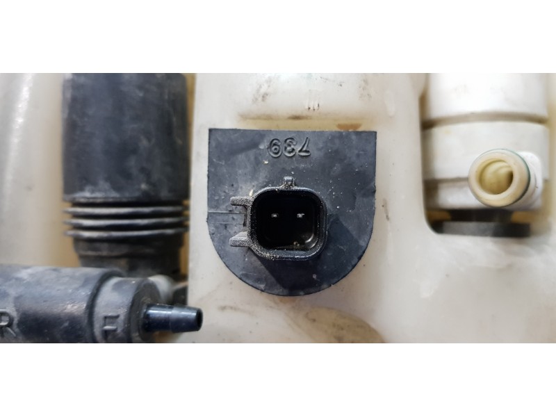 Recambio de deposito limpia para chrysler grand voyager limited referencia OEM IAM 05113057AB  