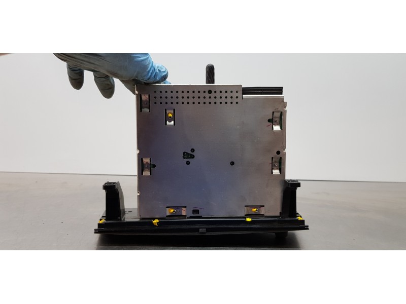 Recambio de sistema audio / radio cd para bmw serie 1 berlina (e81/e87) 116i referencia OEM IAM 65126975015   Recambio de sistema audio / radio cd para bmw serie 1 berlina (e81/e87) 116i referencia OEM IAM 65126975015