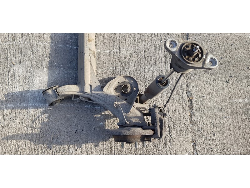 Recambio de puente trasero para kia carens ( ) concept referencia OEM IAM 55100A4060  