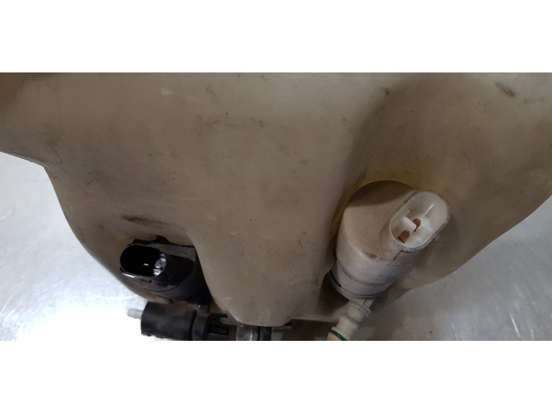 Recambio de deposito limpia para chrysler grand voyager limited referencia OEM IAM 05113057AB  