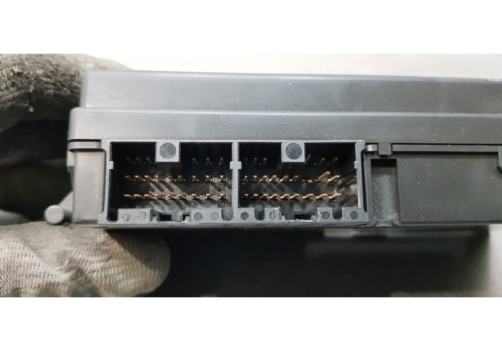 Recambio de caja reles / fusibles para mitsubishi colt berlina 3 (cz) 1.1 inform referencia OEM IAM 8637A020  