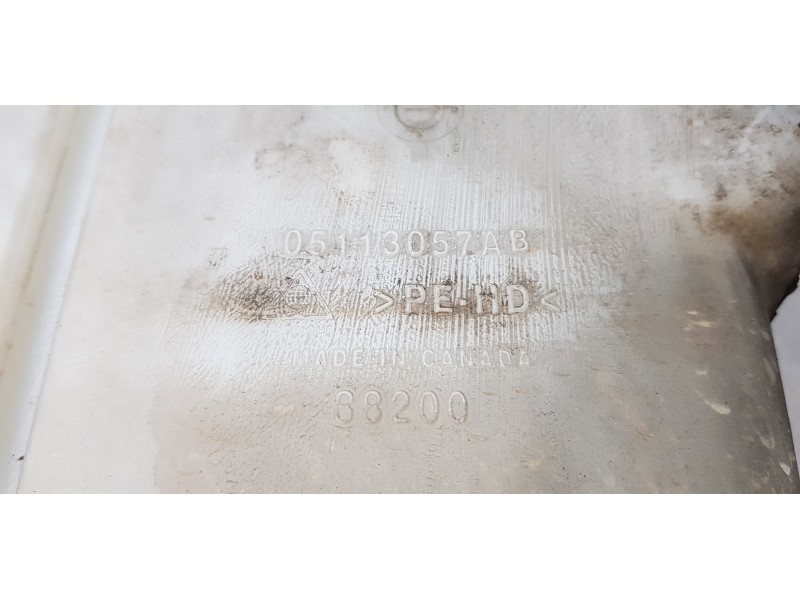 Recambio de deposito limpia para chrysler grand voyager limited referencia OEM IAM 05113057AB  