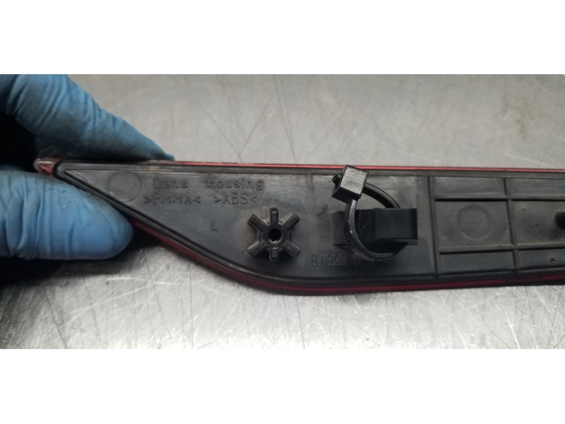 Recambio de piloto trasero izquierdo paragolpes para toyota avensis touring sports executive referencia OEM IAM 8192005010  