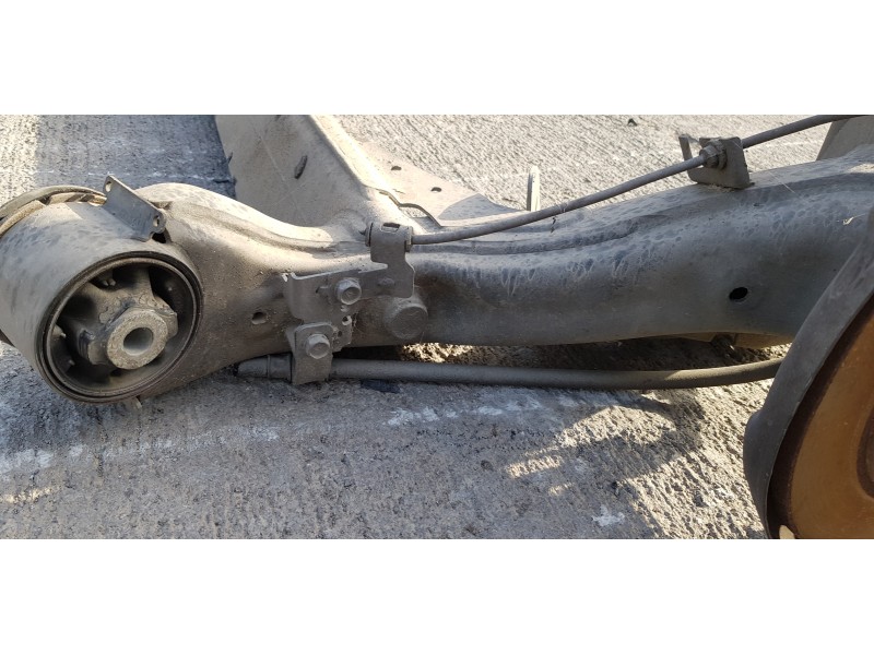 Recambio de puente trasero para kia carens ( ) concept referencia OEM IAM 55100A4060  