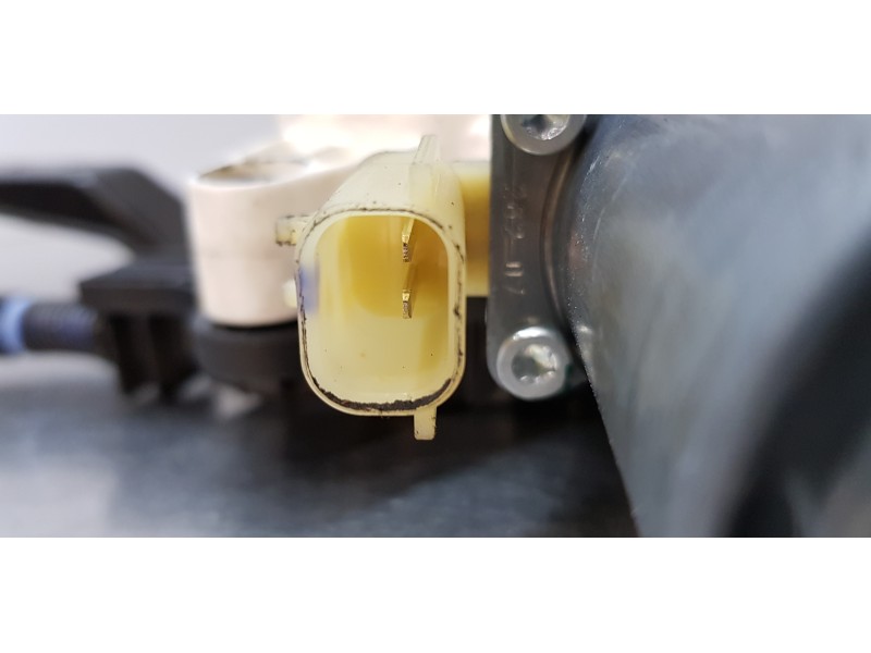 Recambio de elevalunas trasero derecho para chrysler grand voyager limited referencia OEM IAM 0130822334  