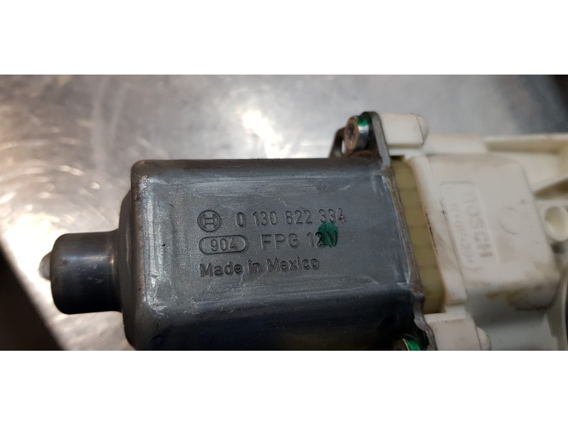 Recambio de elevalunas trasero derecho para chrysler grand voyager limited referencia OEM IAM 0130822334  