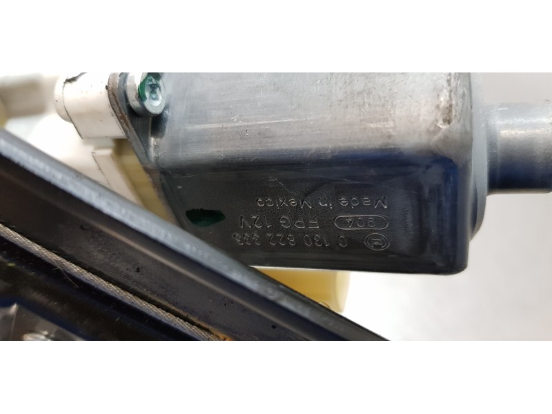 Recambio de elevalunas trasero izquierdo para chrysler grand voyager limited referencia OEM IAM 0130822335  