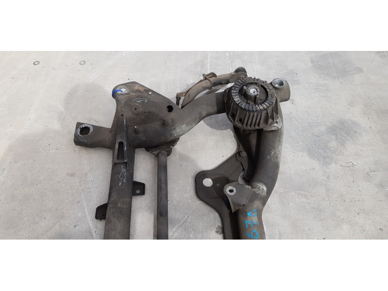 Recambio de puente delantero para mercedes clase clk (w207) coupe 350 cdi blueefficiency (207.322) referencia OEM IAM A204628105