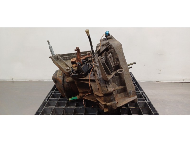 Recambio de caja cambios para renault megane ii berlina 3p confort authentique referencia OEM IAM JH3142 7701717355 