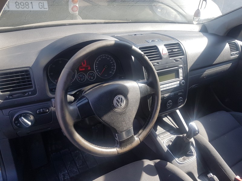 volkswagen golf v berlina (1k1) del año 2008