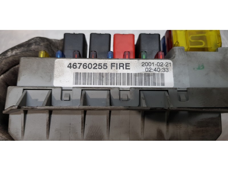 Recambio de caja reles / fusibles para fiat punto berlina (188) 1.2 16v elx referencia OEM IAM 46760255   Recambio de caja reles / fusibles para fiat punto berlina (188) 1.2 16v elx referencia OEM IAM 46760255