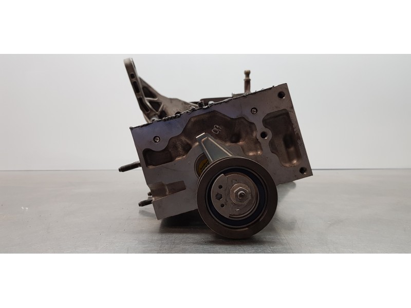 Recambio de culata para volkswagen polo (6c1) advance bluemotion referencia OEM IAM 04B103063H  