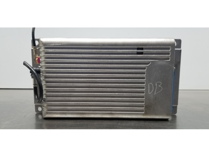 Recambio de amplificador de audio para bmw serie 1 berlina (e81/e87) 118d referencia OEM IAM 84109200822   Recambio de amplificador de audio para bmw serie 1 berlina (e81/e87) 118d referencia OEM IAM 84109200822