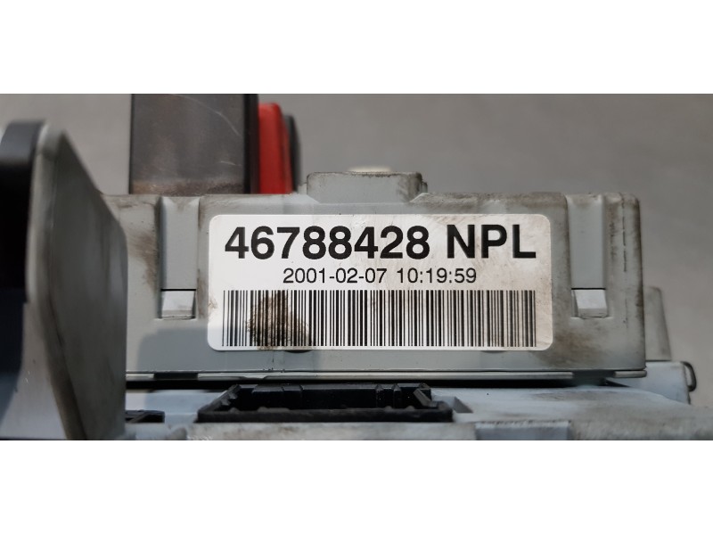 Recambio de caja reles / fusibles para fiat punto berlina (188) 1.2 16v elx referencia OEM IAM 46788428  