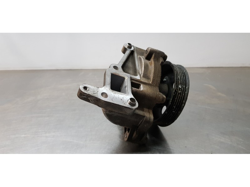 Recambio de bomba agua para hyundai ix35 style awd referencia OEM IAM 251002F000  